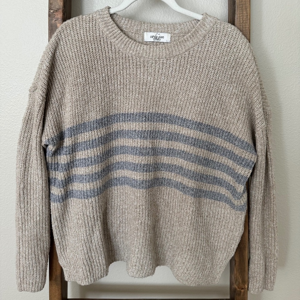 Carly Jean Los Angeles Beige/Light Blue Crewneck Sweater Size L